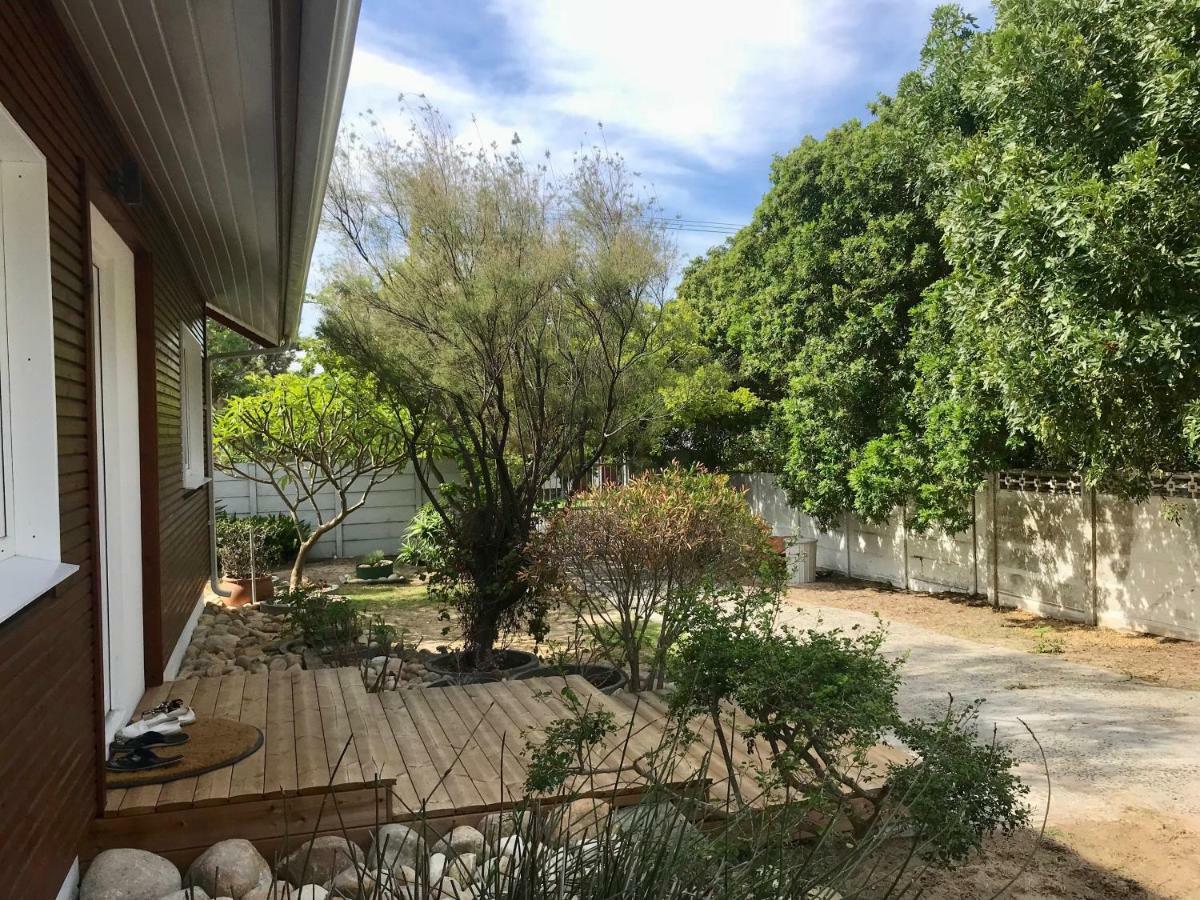 African Holiday Home In Table View Kaapstad Buitenkant foto