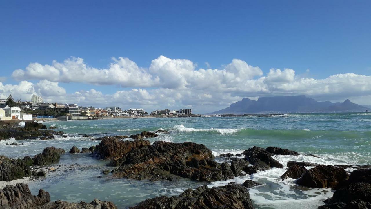 African Holiday Home In Table View Kaapstad Buitenkant foto